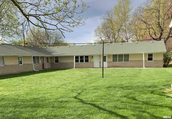 351 E Spruce Street, Chatham, IL 62629