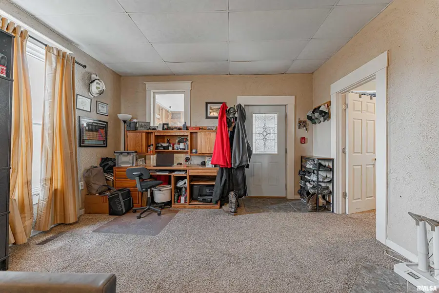 403 W Delavan Street, New Holland, IL 62671 - #3