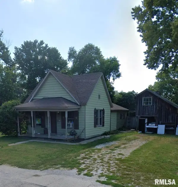 125 S Bluffs Street, Bluffs, IL 62621