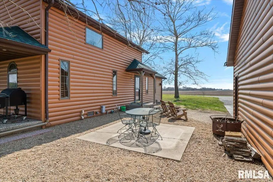 1097 E 180 N Road, Nokomis, IL 62075 - #3