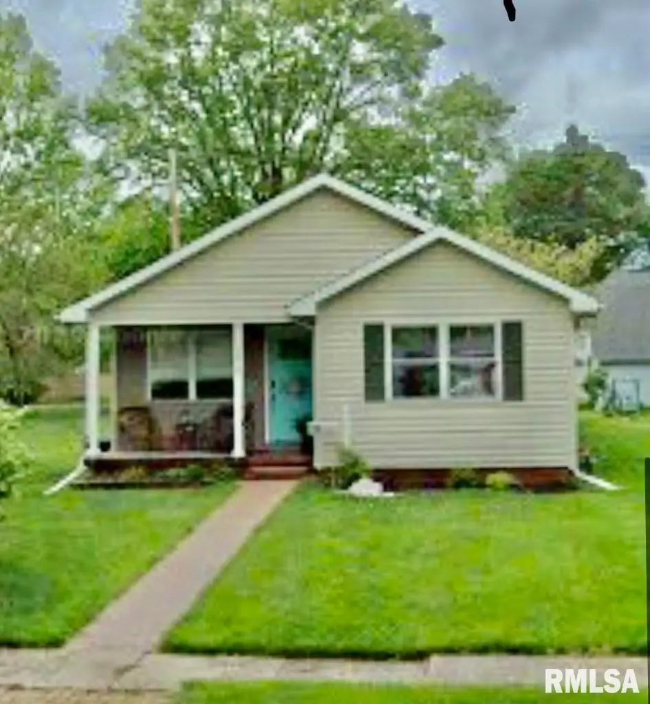 209 S Finis Street, Virden, IL 62690 - #1