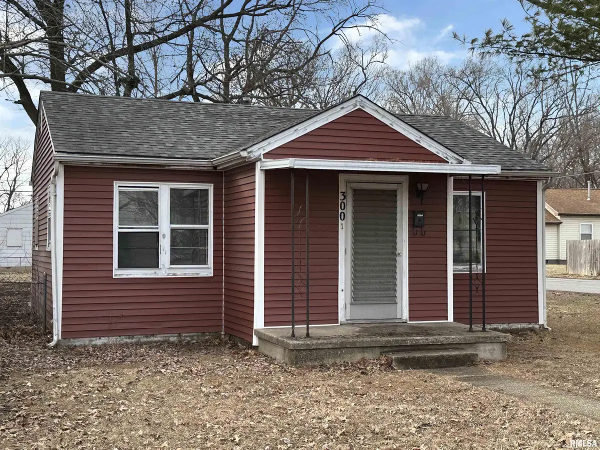 3001 S Hoover Avenue, Springfield, IL 62703 - #1