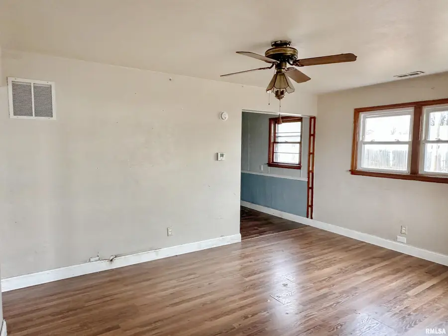 3001 S Hoover Avenue, Springfield, IL 62703 - #3