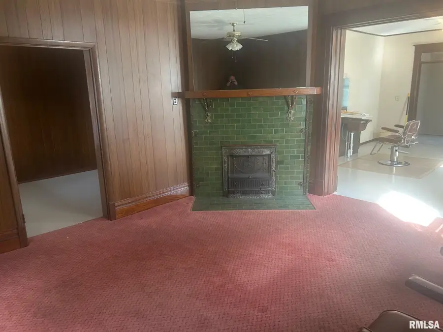 332 N Clay Street, Taylorville, IL 62568 - #2