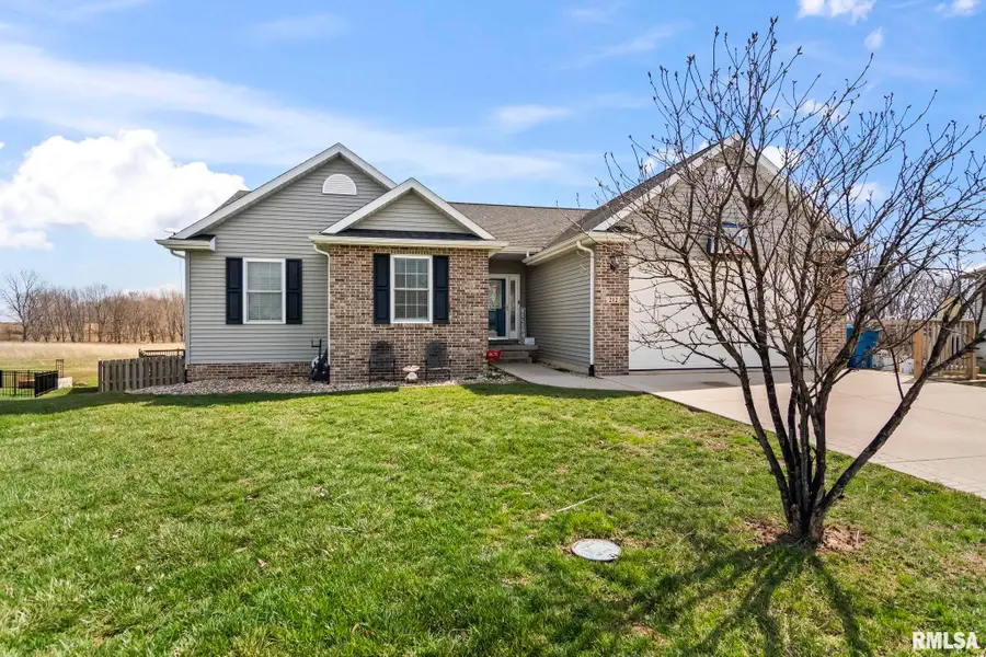212 Hillcrest Drive, Mechanicsburg, IL 62545 - #2