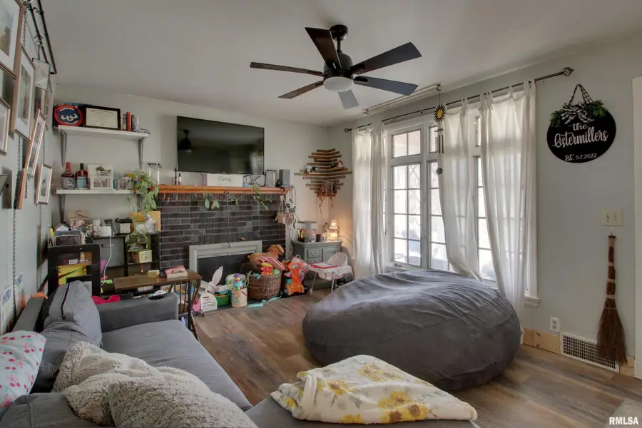 2066 Oak Street, Quincy, IL 62301 - #3