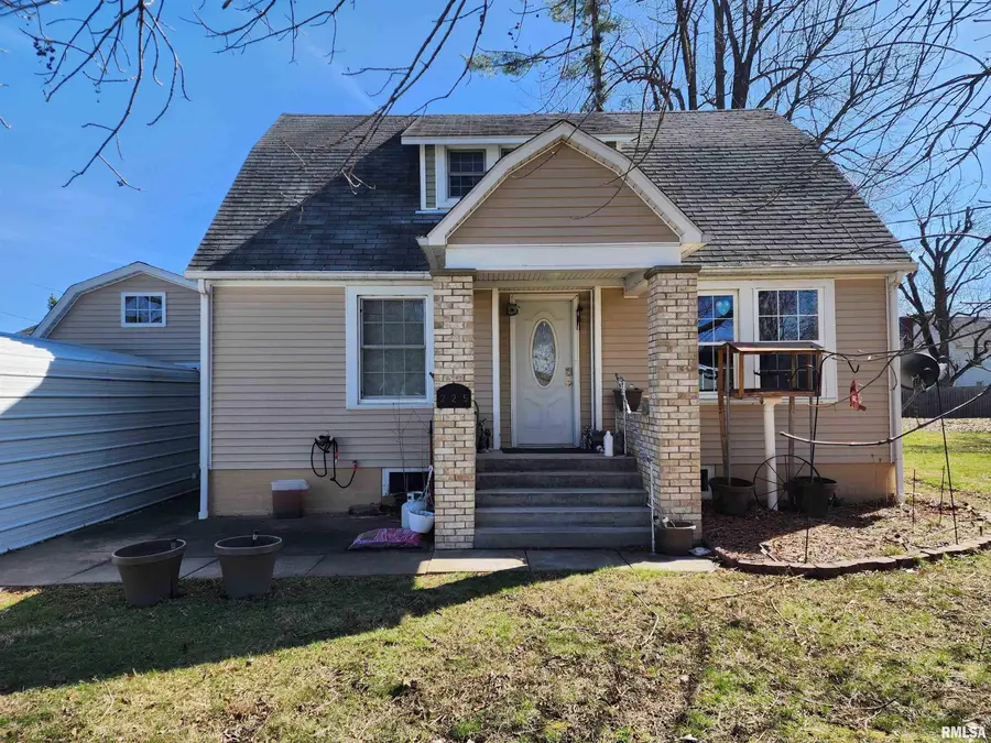 225 N Van Buren Street, Blandinsville, IL 61420 - #2