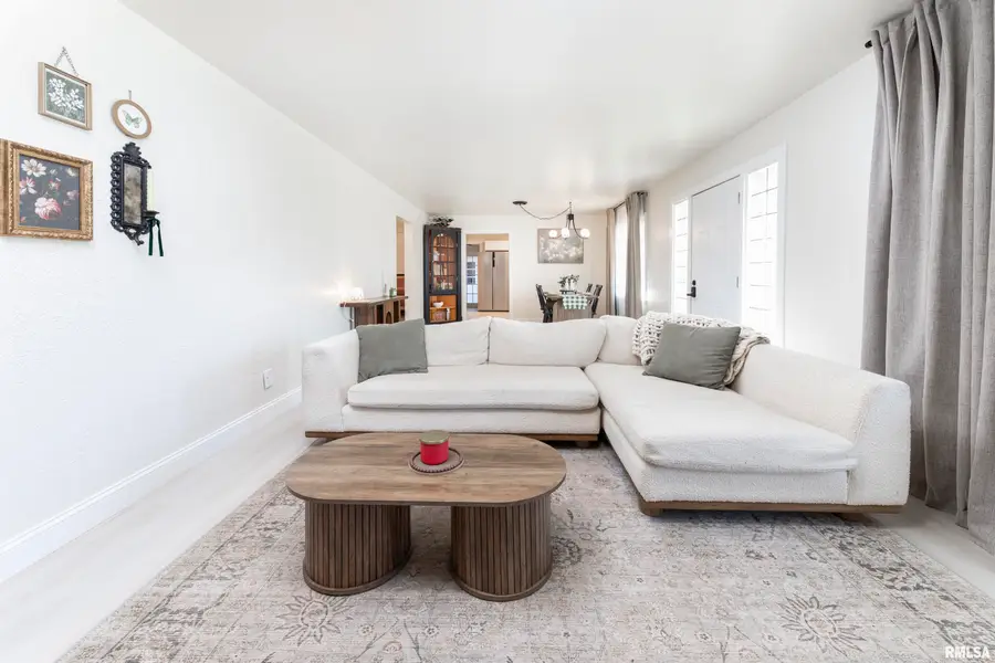 111 E Ames Street, Yates City, IL 61572 - #3