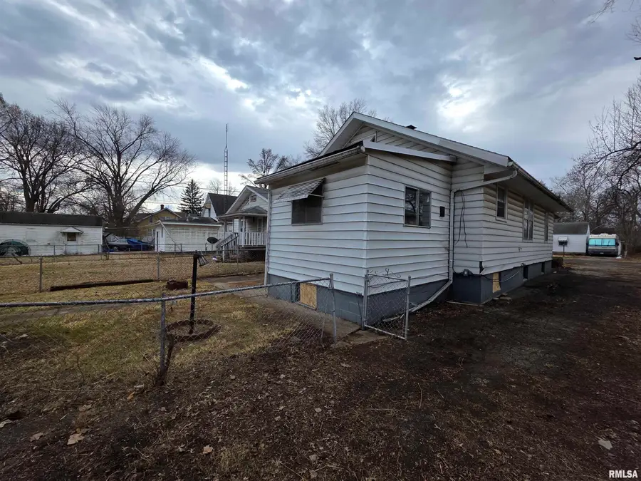 2212 S 14th Street, Springfield, IL 62703 - #3