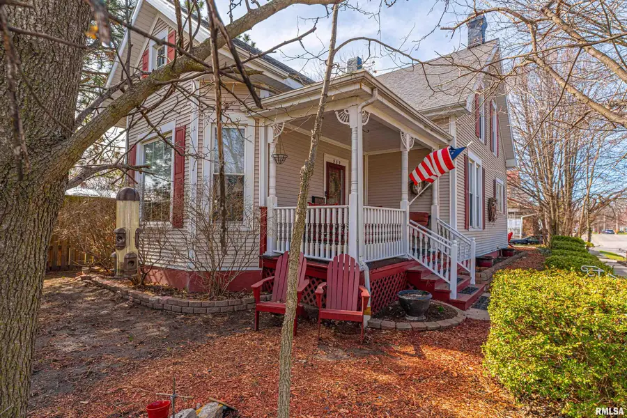 909 Tremont Street, Lincoln, IL 62656 - #2