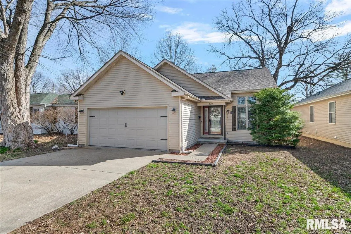 407 S 7th Street, Auburn, IL 62615 - #1