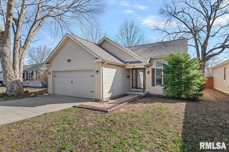 407 S 7th Street, Auburn, IL 62615 - #2