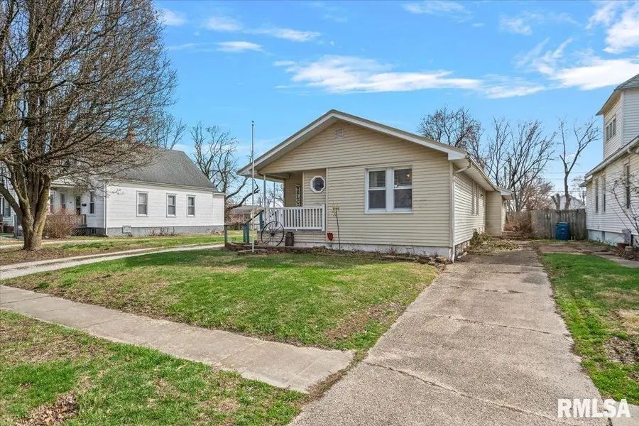 1128 W Elliott Avenue, Springfield, IL 62702 - #3