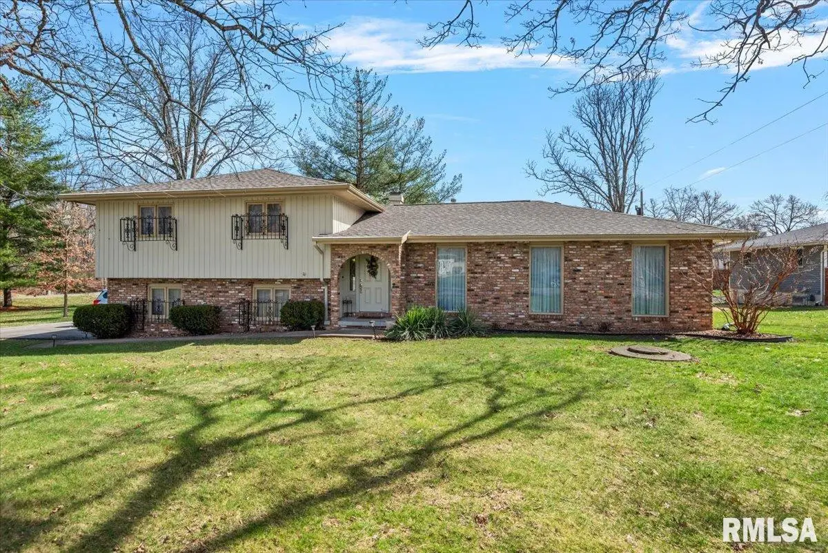 2 Linda Lane, Taylorville, IL 62568 - #1