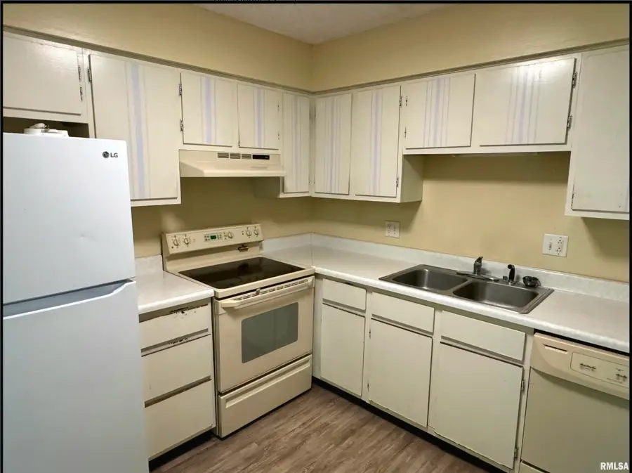 243 S Durkin Drive #24, Springfield, IL 62704 - #3