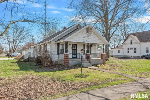 302 S Pine Street, Stonington, IL 62567