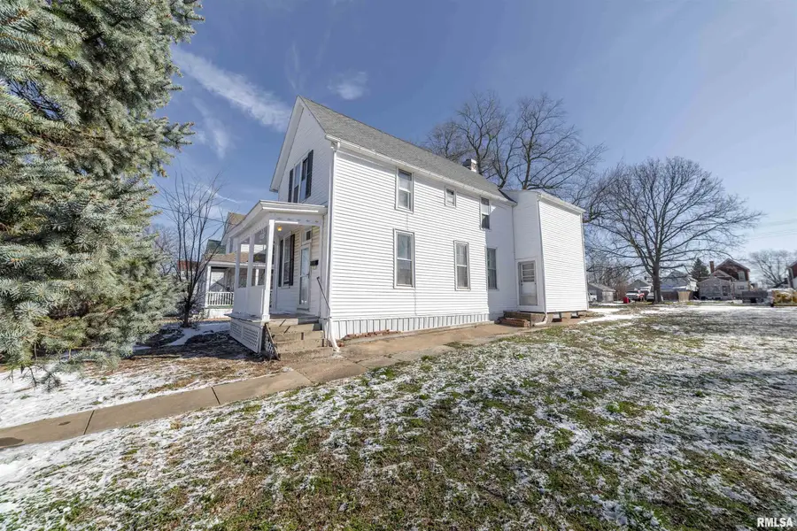 1324 N 9th Street, Quincy, IL 62301 - #3