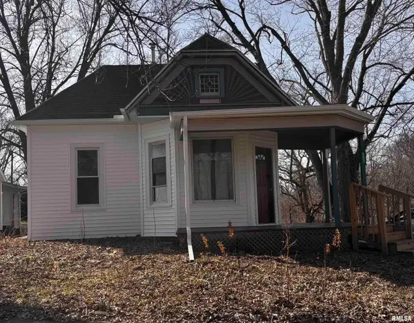 502 E 1st Street, Maquon, IL 61458