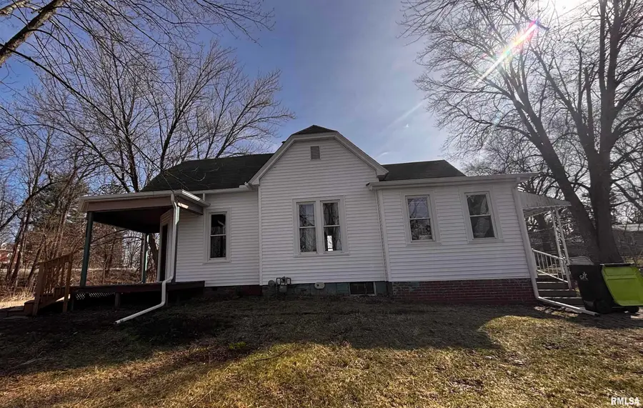 502 E 1st Street, Maquon, IL 61458 - #2