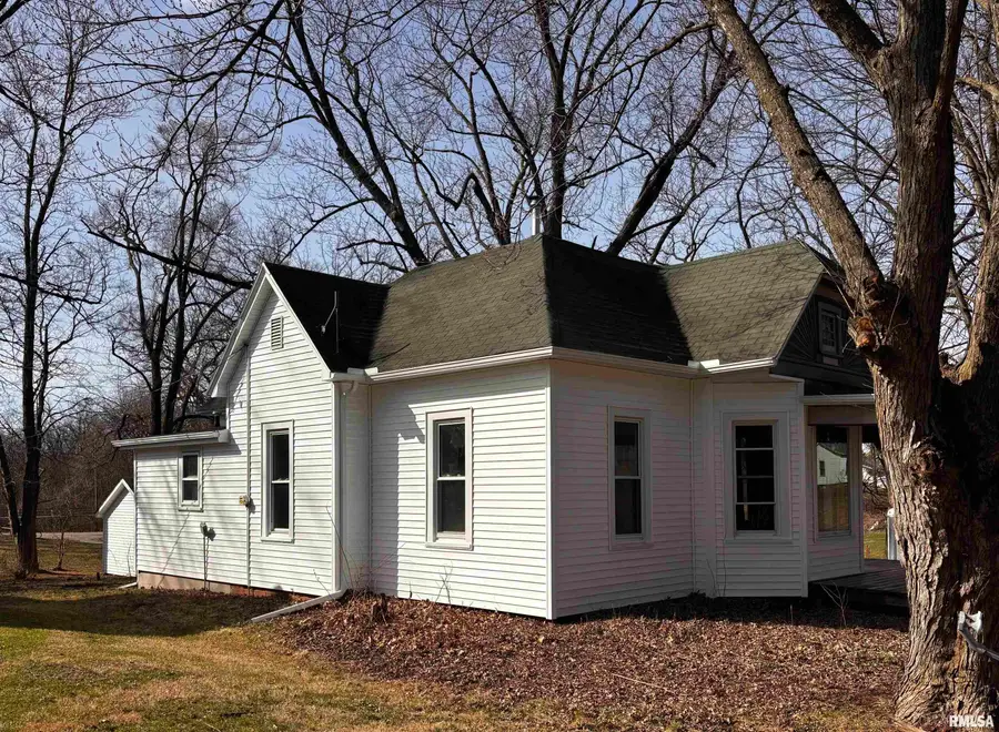 502 E 1st Street, Maquon, IL 61458 - #3