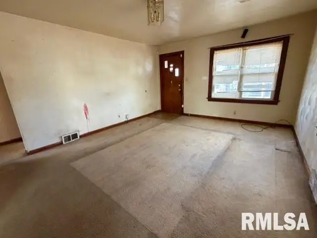 2216 S 13th Street, Springfield, IL 62703 - #2