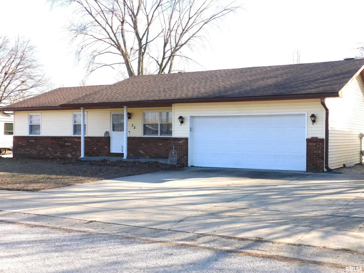 35 Galahad Drive, Rochester, IL 62563 - #1