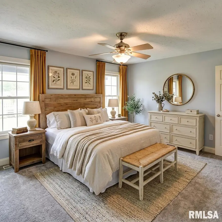 400 N Park Street, Rochester, IL 62563 - #2