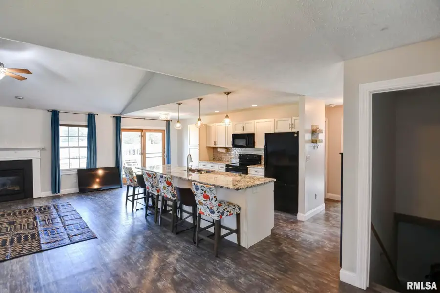 400 N Park Street, Rochester, IL 62563 - #3