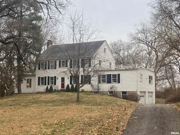 2606 W Lake Shore Drive, Springfield, IL 62712