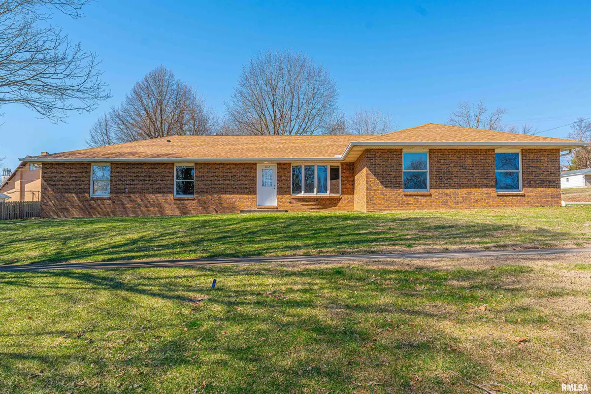 302 S Vine Street, Mount Pulaski, IL 62548 - #1