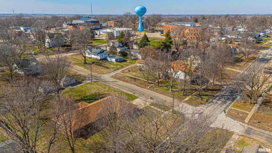 302 S Vine Street, Mount Pulaski, IL 62548 - #2