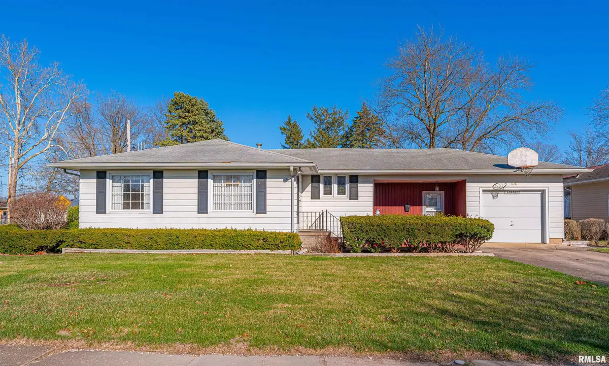 628 Grand Avenue, Lincoln, IL 62656 - #1