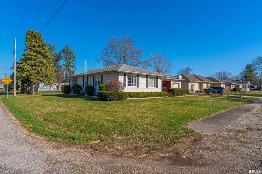 628 Grand Avenue, Lincoln, IL 62656 - #3