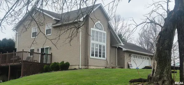 17296 Woodland Lakes Drive, Petersburg, IL 62675