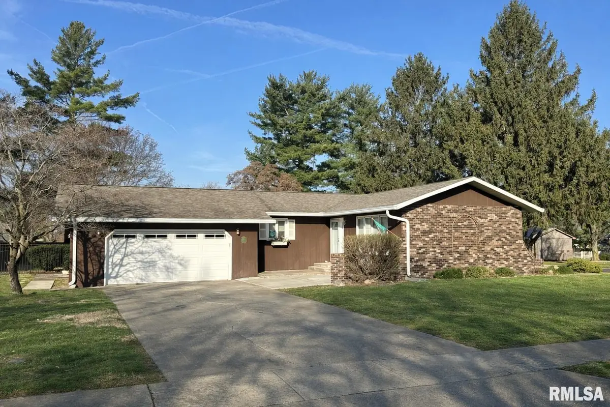 403 Locust Street, Jacksonville, IL 62650 - #1