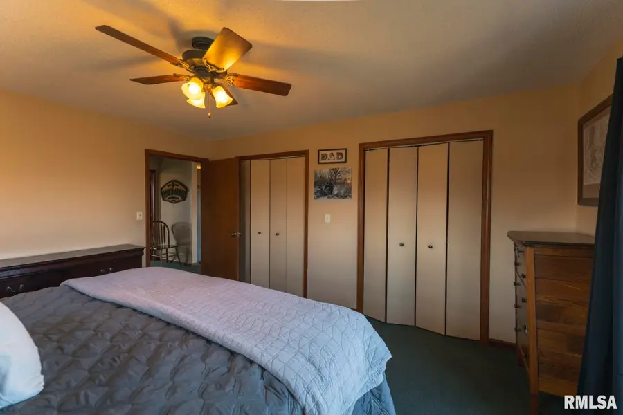 897 NE 1300 E Road, Roodhouse, IL 62082 - #3