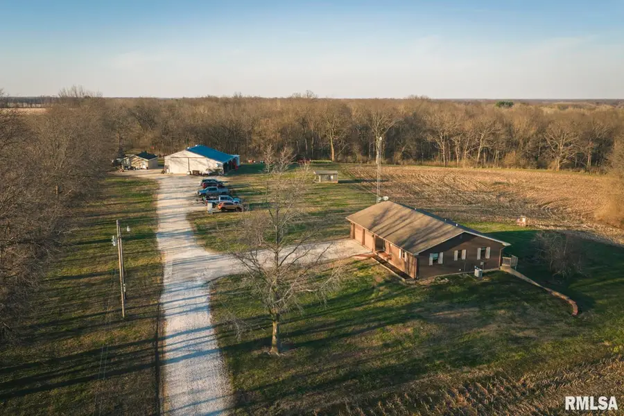 896 NE 1300 E Road, Roodhouse, IL 62082 - #3