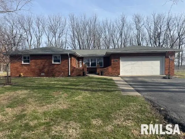 111 W Concord Drive, Petersburg, IL 62675 - #1