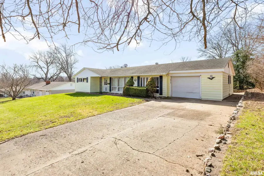 2414 Monroe Street, Quincy, IL 62301 - #3