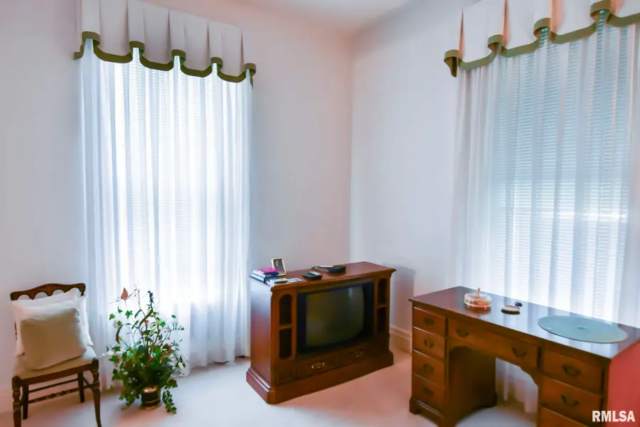 1109 Osburn Avenue, Springfield, IL 62702 - #2