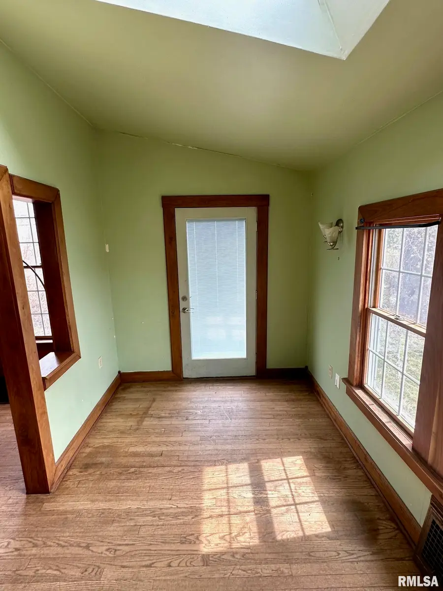 223 Hardin Avenue, Jacksonville, IL 62650 - #2