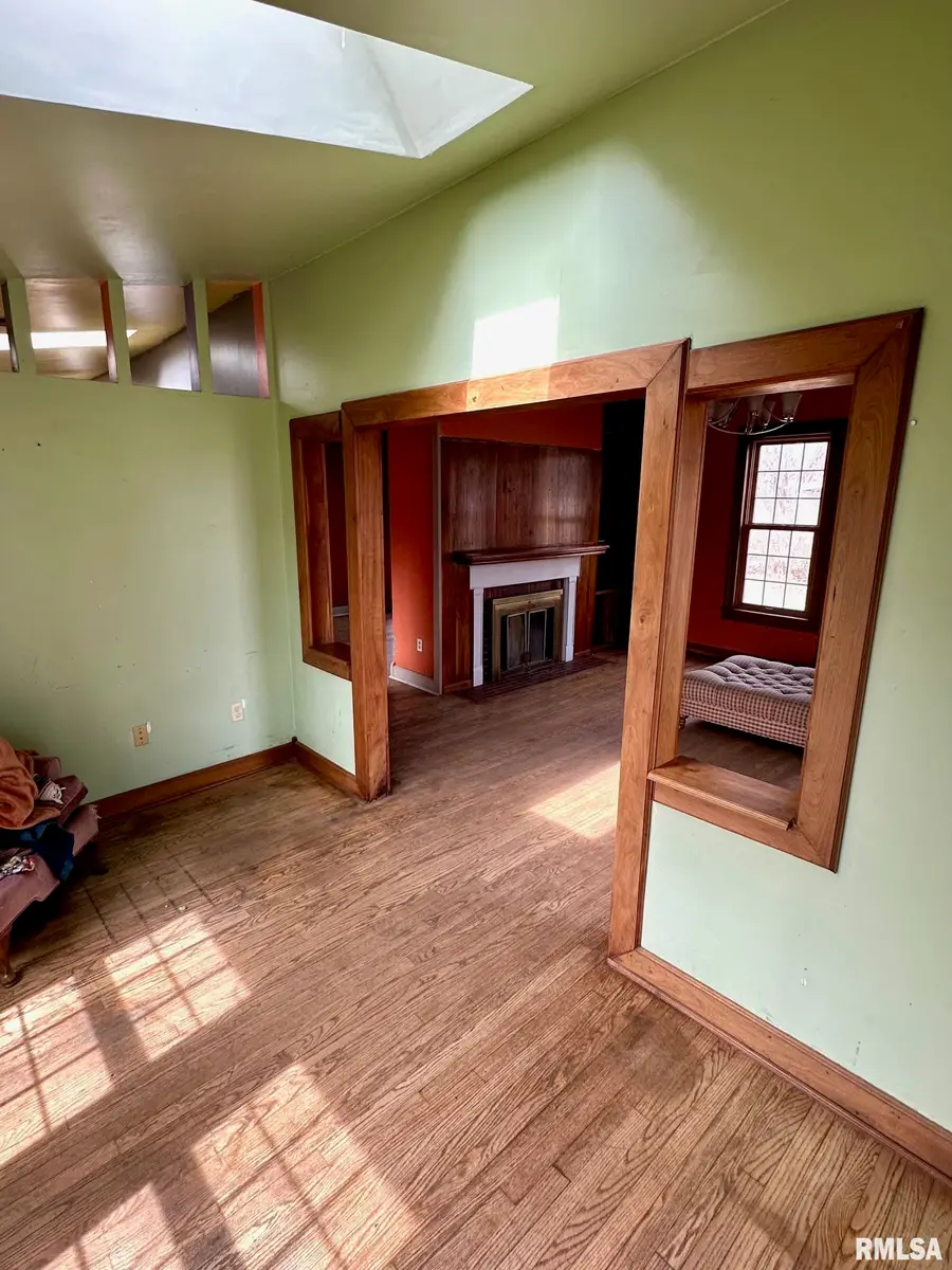 223 Hardin Avenue, Jacksonville, IL 62650 - #3