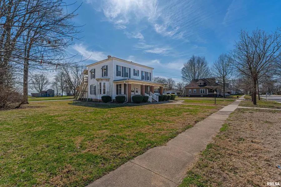 705 E Chestnut Street, Mason City, IL 62664 - #2