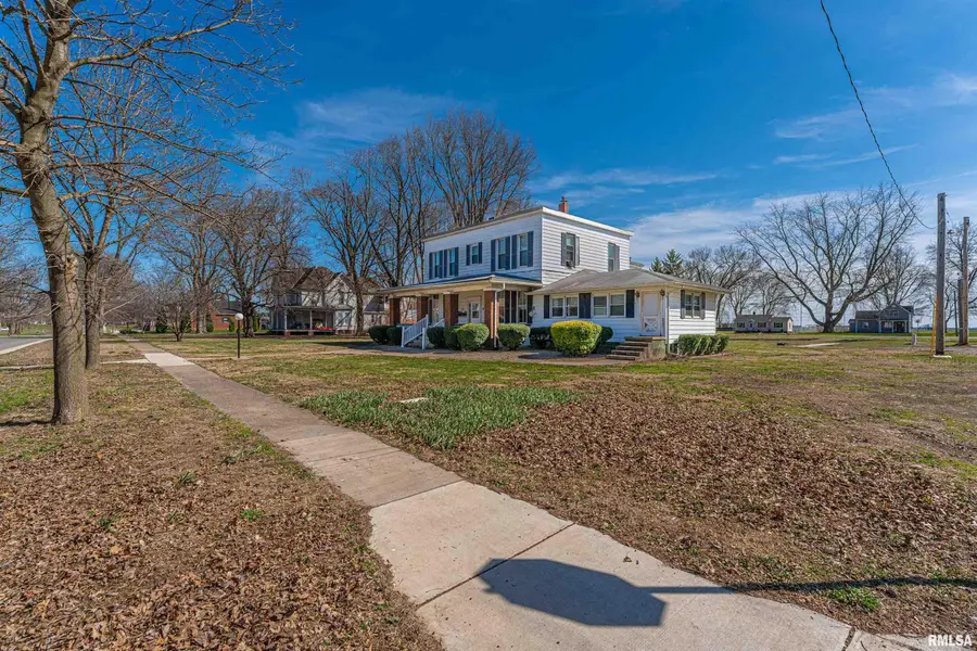 705 E Chestnut Street, Mason City, IL 62664 - #3