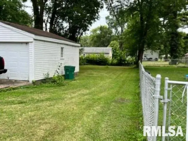 2238 E Stuart Street, Springfield, IL 62703 - #3