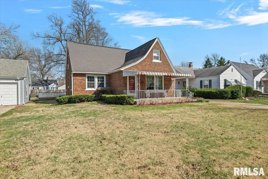 2136 Whittier Avenue, Springfield, IL 62704 - #3