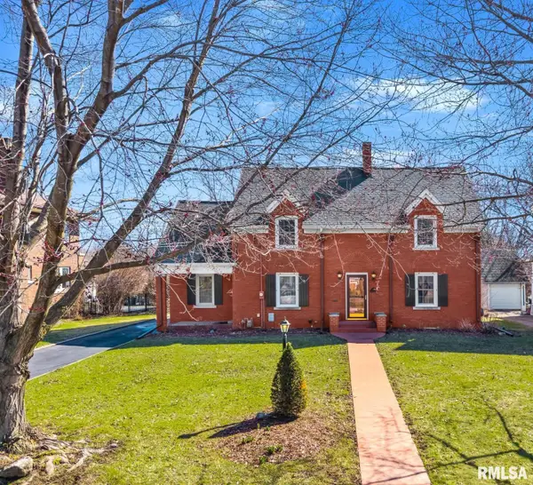 745 N Academy Street, Galesburg, IL 61401