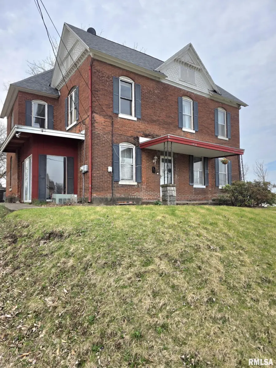 1434 Monroe Street, Quincy, IL 62301 - #3