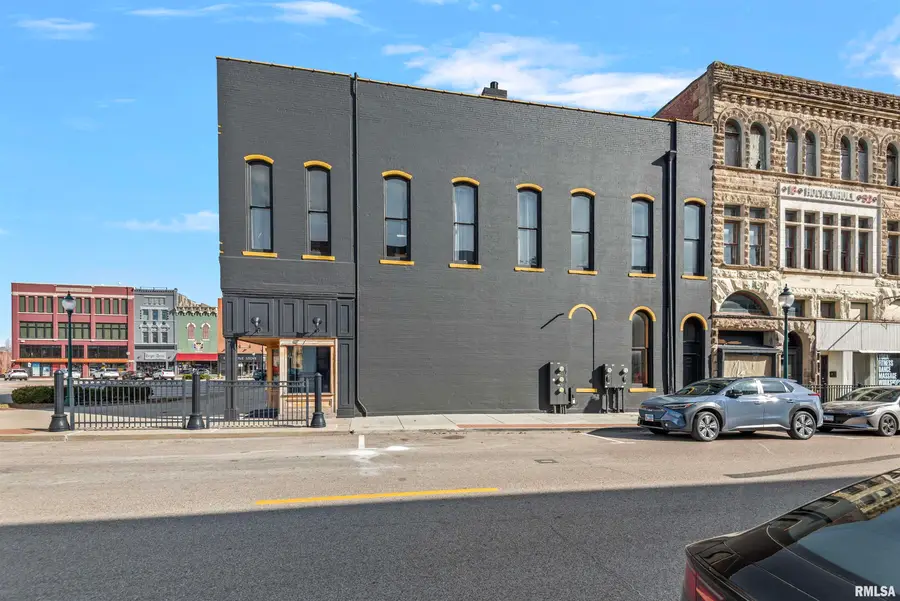74 E Central Park Plaza, Jacksonville, IL 62650 - #3