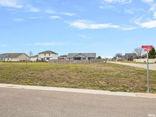 401 Sundown Lane, Chatham, IL 62629